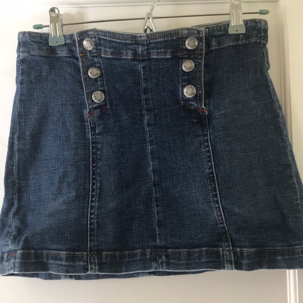Bella Dahl stretch mini jean skirt